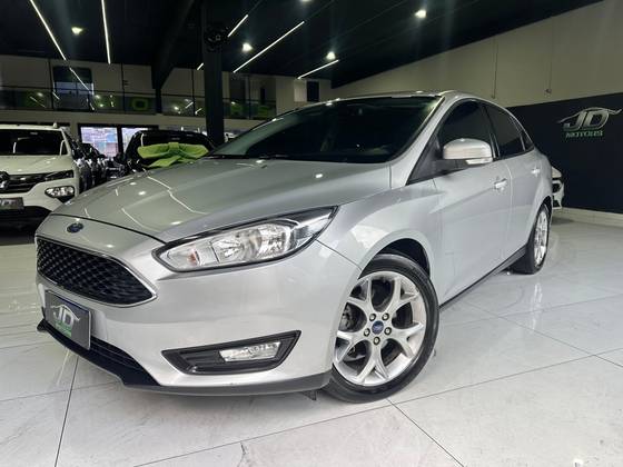 FORD FOCUS 2.0 TITANIUM 16V FLEX 4P POWERSHIFT FORD FOCUS 2.0 TITANIUM 16V FLEX 4P POWERSHIFT